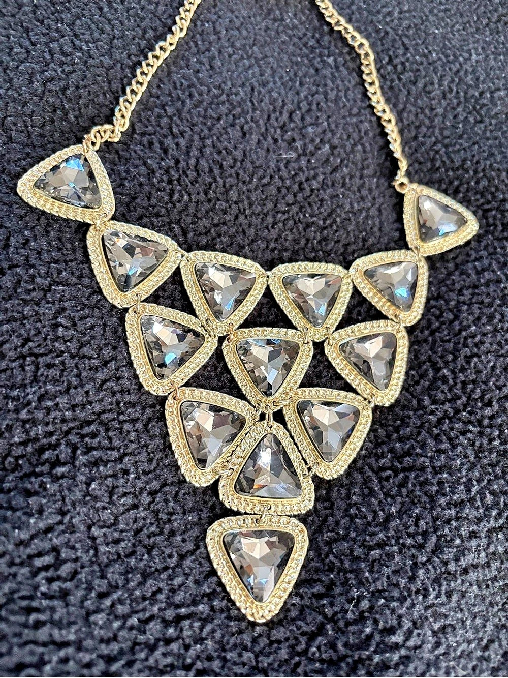 Neckless - Picture 4 of 4